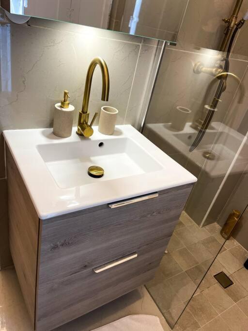 Апартаменты Romantique Jacuzzi, Au Chateau A 30 Min De Paris Limay Экстерьер фото